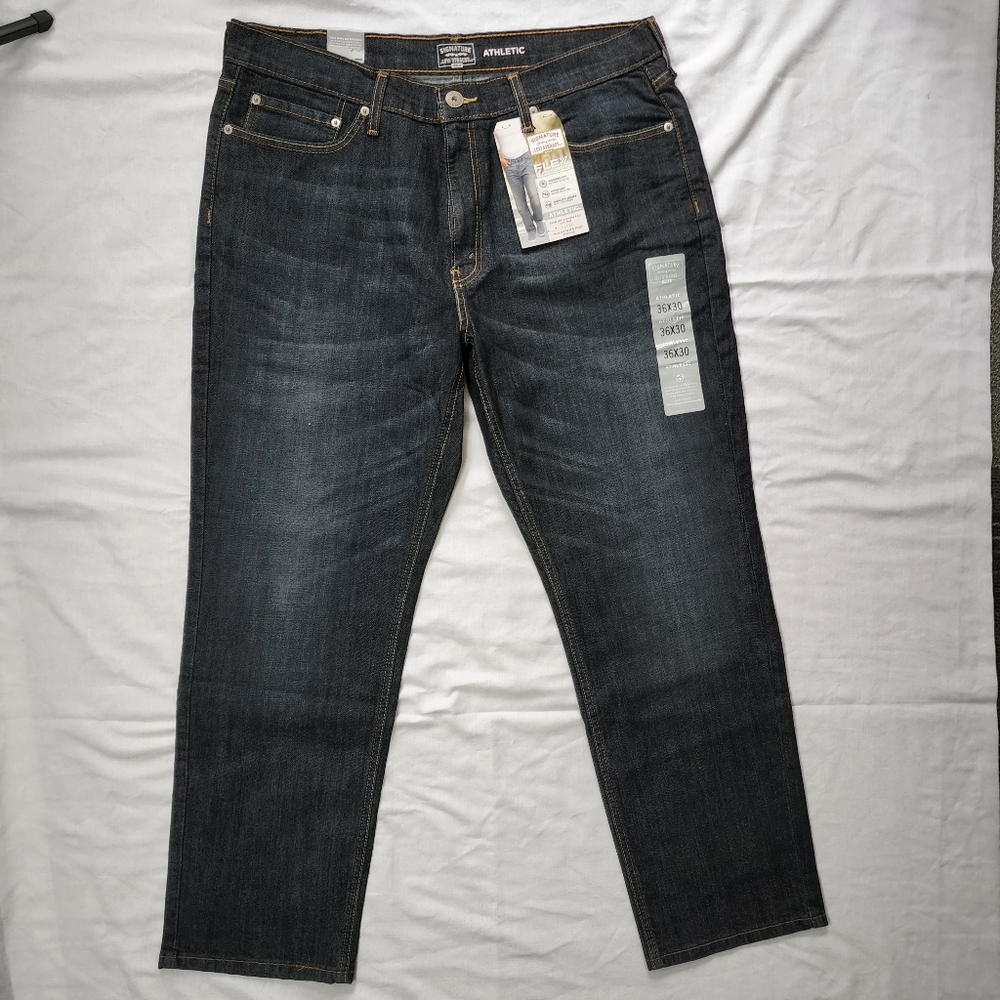 SIGNATURE BY LEVI STRAUSS & CO. GOLD Flex Performance.
